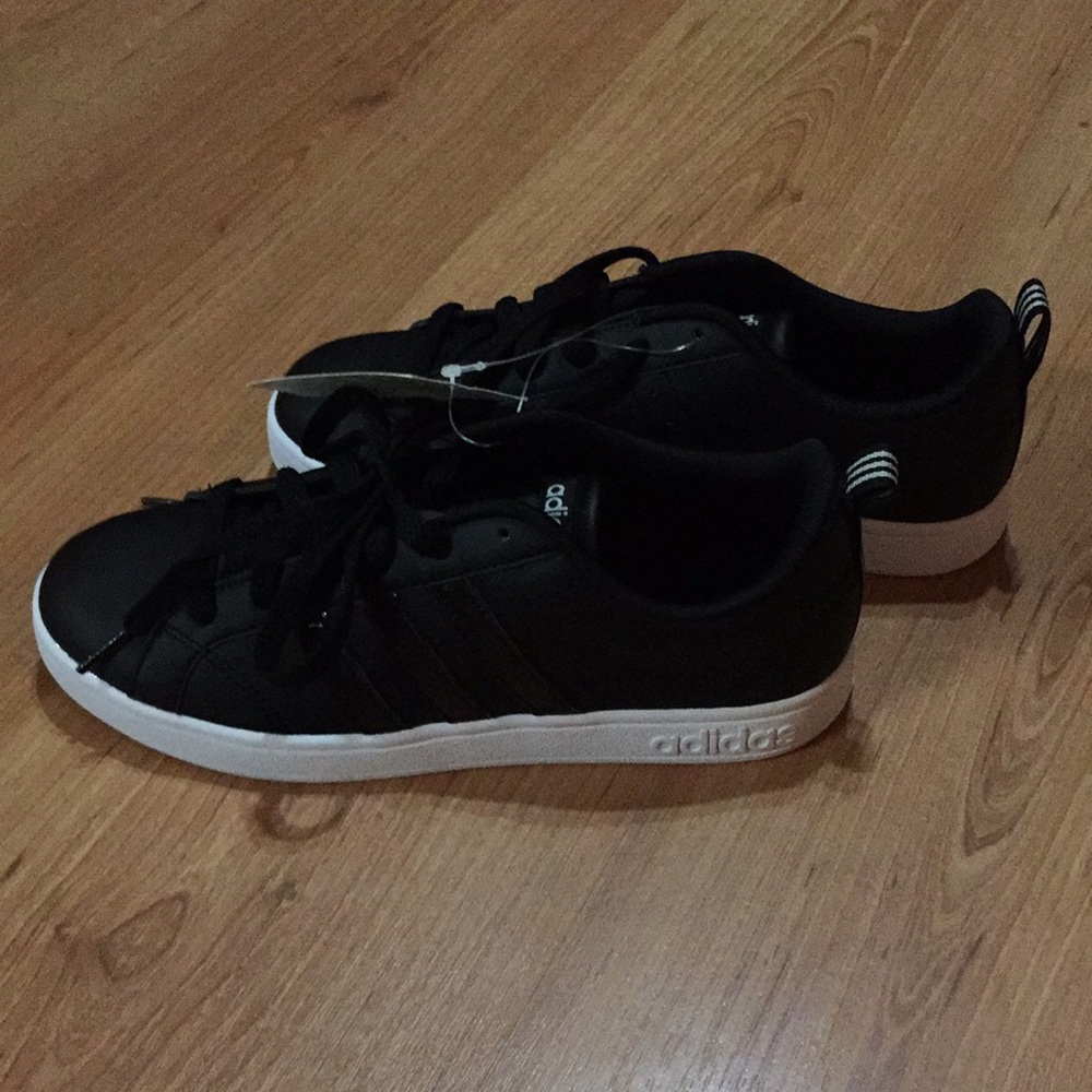 Adidas VS Advantage